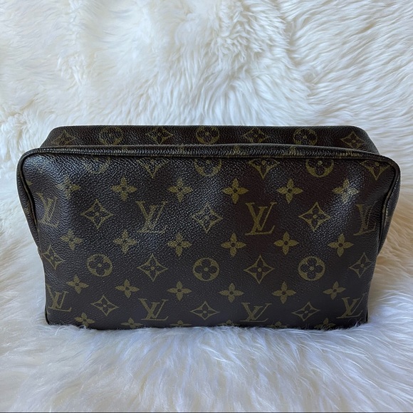 Louis Vuitton Handbags - Louis Vuitton monogram canvas Trousse 28 large pouch